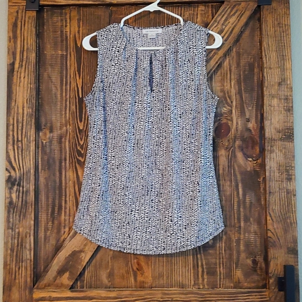 Black and white tank